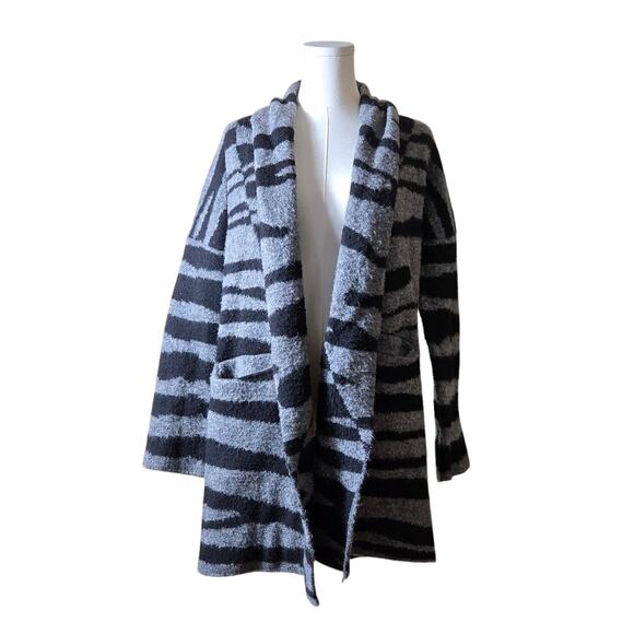 RD Style Brand  Size XS Women's Cardigan Fleece Long Gray Black Zebra Stripe - Picture 8 of 8